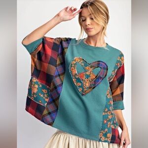 NWT Easel Heart Pancho Sleeve Top Size Small